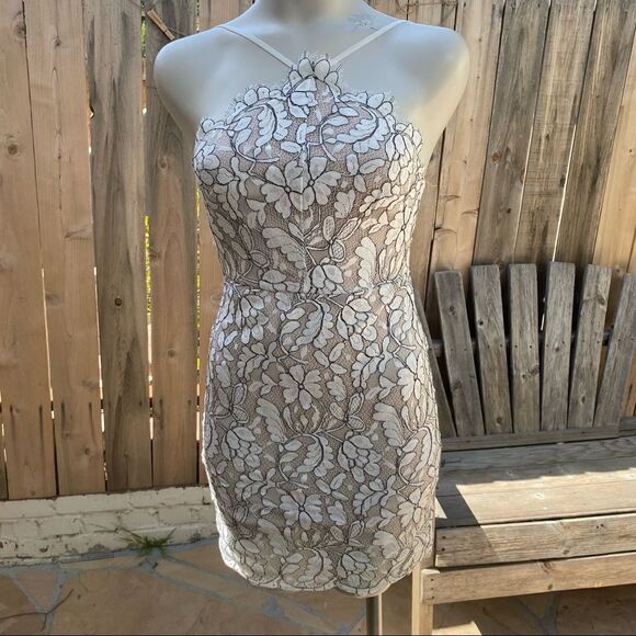 Lulu’s Delicate Darling Beige and Ivory Lace Bodycon Dress size XS - Picture 10 of 15